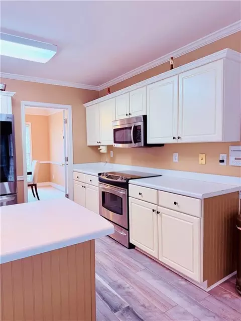 Kitchen - 3830 Peachbluff Ct, Duluth, GA 30097 photo 4 of 6