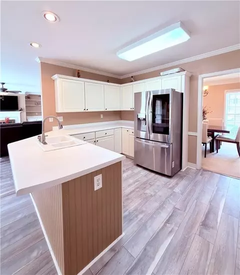 Kitchen - 3830 Peachbluff Ct, Duluth, GA 30097 photo 3 of 6