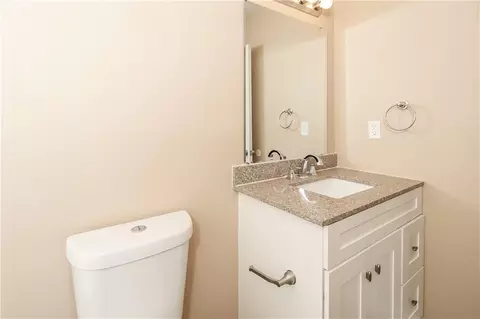 Bath - 101 Live Oak Dr, Jackson, GA 30233 photo 2 of 4