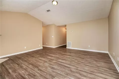 Living - 101 Live Oak Dr, Jackson, GA 30233 photo 3 of 3