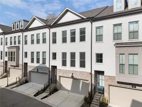 207 Mitchell Ln, Woodstock, GA 30188