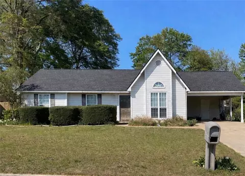 103 Eric Dr, Bonaire, GA 31005