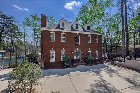 9510 Lisa Cir, Gainesville, GA 30506