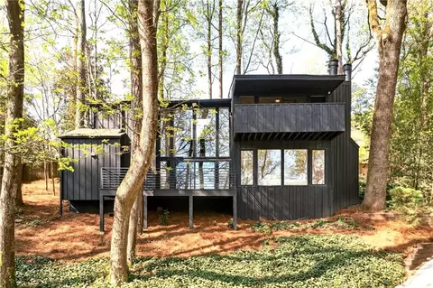 5020 Vallo Vista Ct, Atlanta, GA 30342