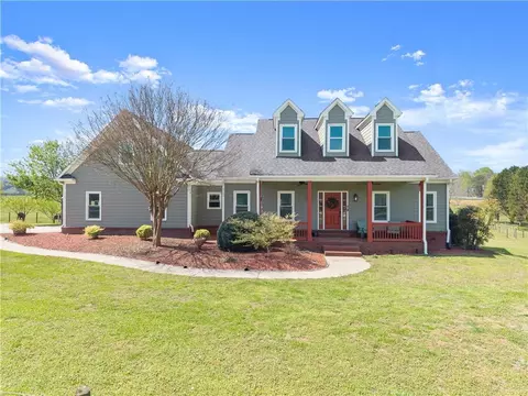 246 P J Roberts Rd, Jefferson, GA 30549