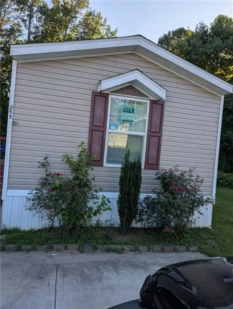 255 Greenview Cir, Fayetteville, GA 30214