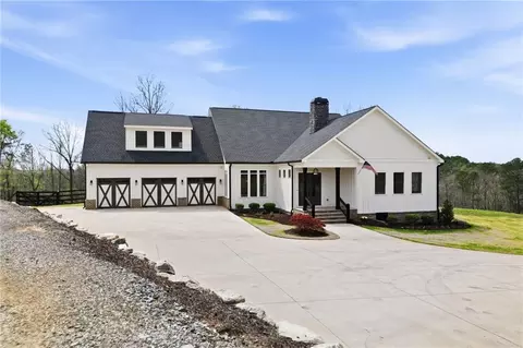 738 Overlook Trl, Acworth, GA 30101