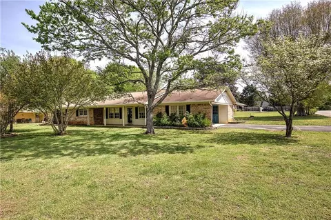 106 Tulip Way SW, Calhoun, GA 30701