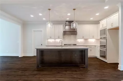 Kitchen - 135 River Ridge Walk, Monroe, GA 30656 photo 5 of 6