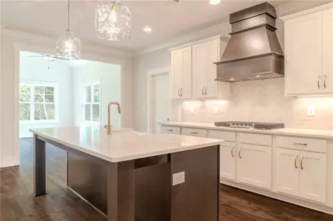 Kitchen - 135 River Ridge Walk, Monroe, GA 30656 photo 4 of 6