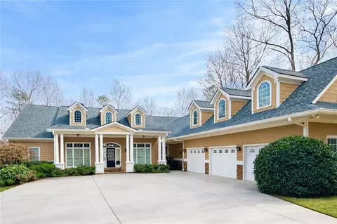 5660 Knotty Ridge Dr, Douglasville, GA 30135