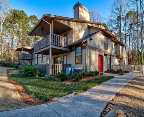 709 Woodcliff Drs, Atlanta, GA 30350