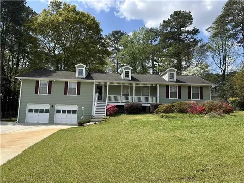 5162 Irwin Ct SW, Lilburn, GA 30047