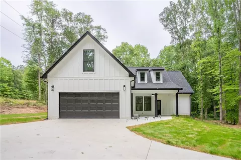 281 Ruby Ln, Commerce, GA 30530