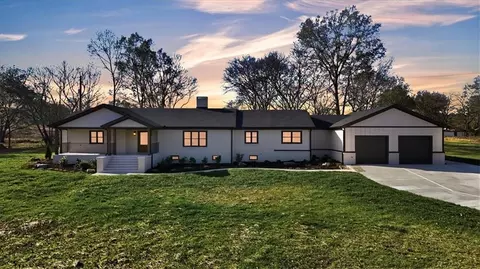 32 Church St, Taylorsville, GA 30178