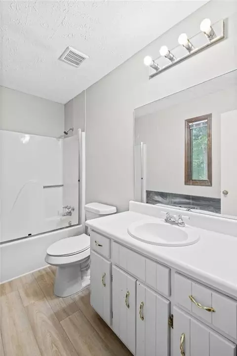 Bath - 1925 Morgan Trce, Canton, GA 30115 photo 1 of 2