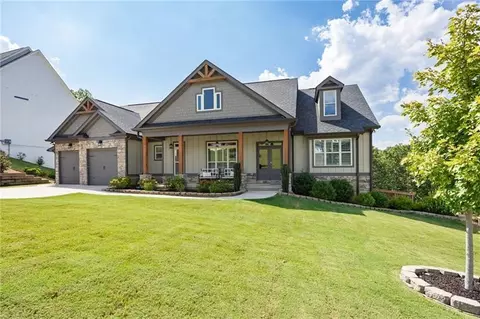 61 Roberson Dr, Cartersville, GA 30121
