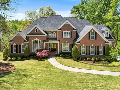 4110 Runnymede Dr SW, Lilburn, GA 30047