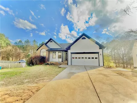 557 Vickers Ln, Locust Grove, GA 30248
