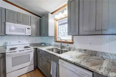 Kitchen - 147 Laurel Mill Trl, Jasper, GA 30143 photo 3 of 5