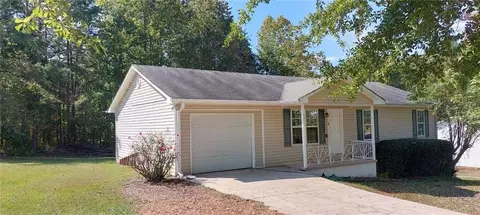 5711 Mcleod St, Lula, GA 30554