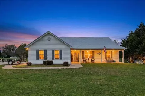 190 Bridgewater Dr, Mount Airy, GA 30563