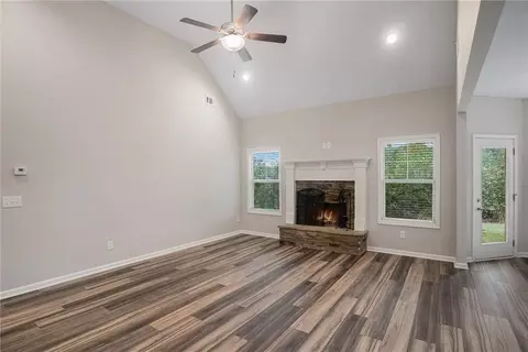 Living - 144 Chestnut Trl, Commerce, GA 30529 photo 3 of 3