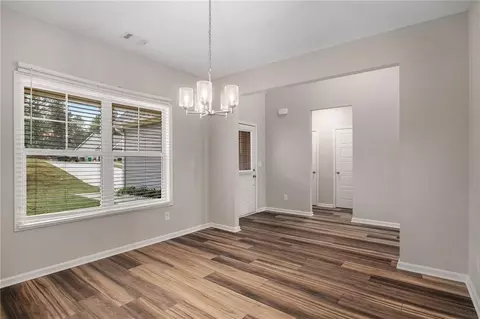 Entry Way - 144 Chestnut Trl, Commerce, GA 30529 photo 2 of 2