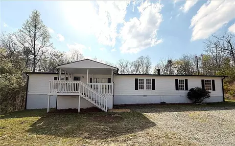 874 Bent Oak Dr, Chatsworth, GA 30705