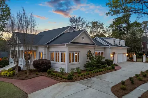 5727 Mountain Oak Dr, Braselton, GA 30517