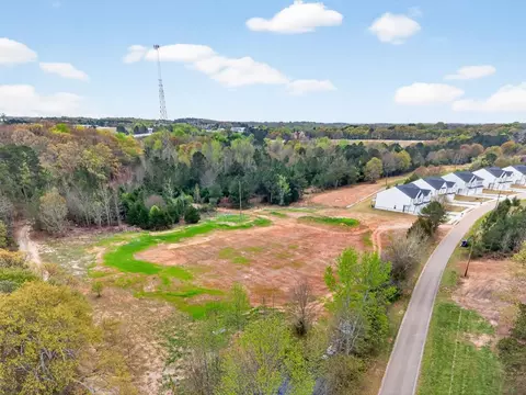 696 530 Madison St, Commerce, GA 30529 photo 3