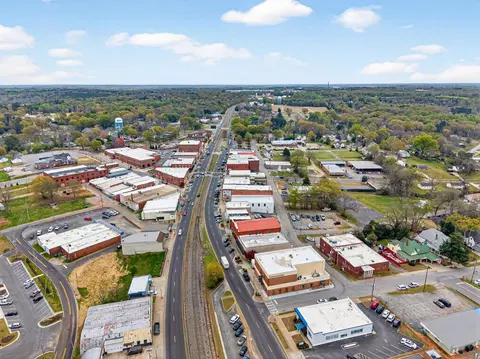 696 530 Madison St, Commerce, GA 30529 photo 17
