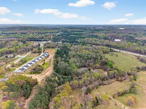 696 530 Madison St, Commerce, GA 30529 photo 8