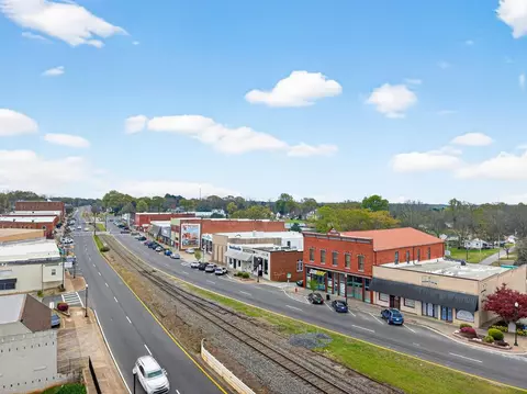 696 530 Madison St, Commerce, GA 30529 photo 16