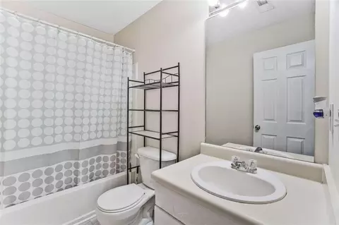 Bath - 675 Michael Cir, Monroe, GA 30655 photo 2 of 4