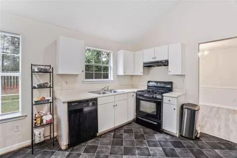 Kitchen - 675 Michael Cir, Monroe, GA 30655 photo 2 of 2