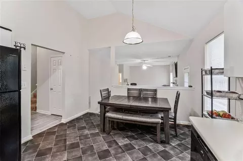 Entry Way - 675 Michael Cir, Monroe, GA 30655 photo 4 of 8