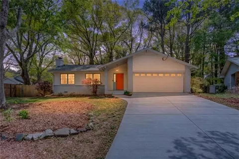 3141 Bomar Forest Pl, Decatur, GA 30033