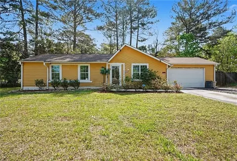 9018 Huntwood Ln, Riverdale, GA 30274