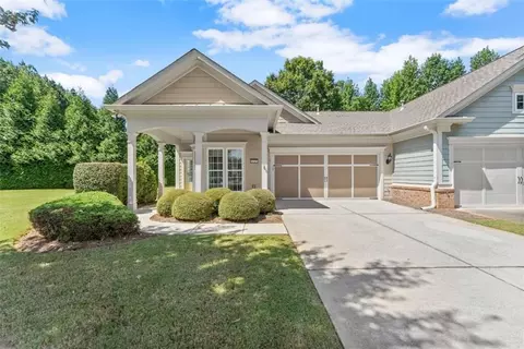 6247 Longleaf Dr, Hoschton, GA 30548