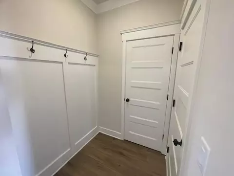 Entry Way - 5373 Windridge Pkwy, Gainesville, GA 30507 photo 2 of 4