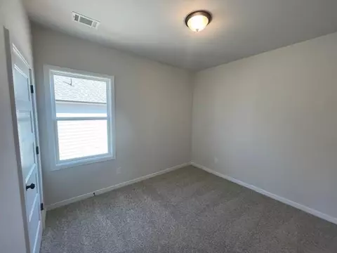 Bedroom - 5373 Windridge Pkwy, Gainesville, GA 30507 photo 2 of 3