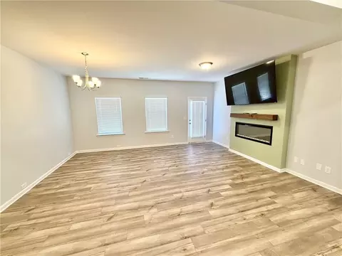 Living - 261 Dupont Dr, Cartersville, GA 30121 photo 1 of 2