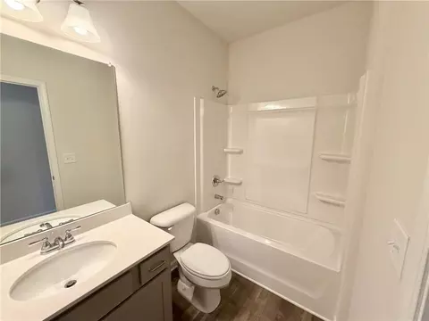 Bath - 261 Dupont Dr, Cartersville, GA 30121 photo 2 of 2