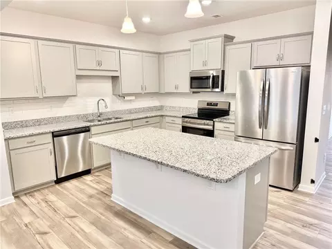Kitchen - 261 Dupont Dr, Cartersville, GA 30121 photo 2 of 3