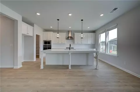 Kitchen - 252 Chiswick Loop, Stockbridge, GA 30281 photo 2 of 5