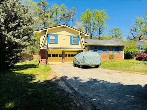 2927 Winn Dr, Lawrenceville, GA 30044