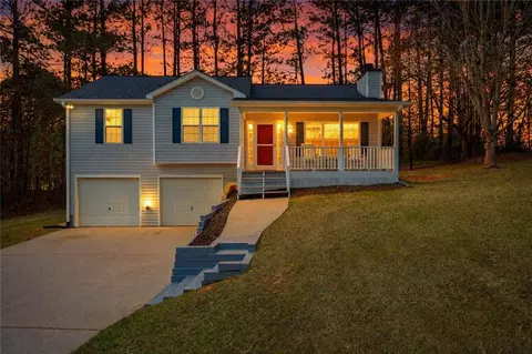 135 Lenox Ct, Hiram, GA 30141