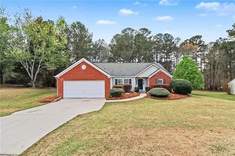 415 Crested View Dr, Loganville, GA 30052