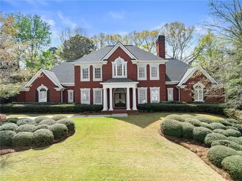 2520 Heritage Ct, Buford, GA 30518